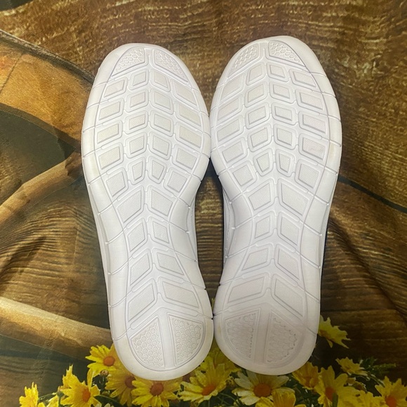 NWOT Slip on shoes - Picture 3 of 5